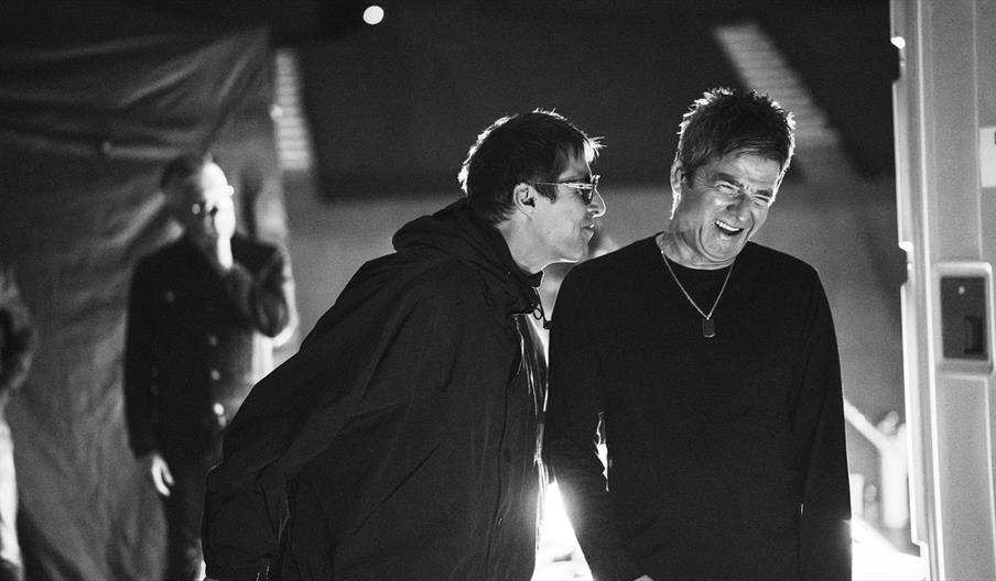 Oasis: Don't Look Back in Anger (15)