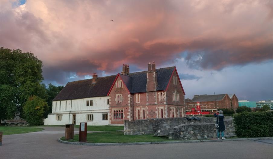 Llanthony Secunda