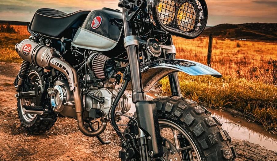 KICKBACK CUSTOM SHOW: life behind bars