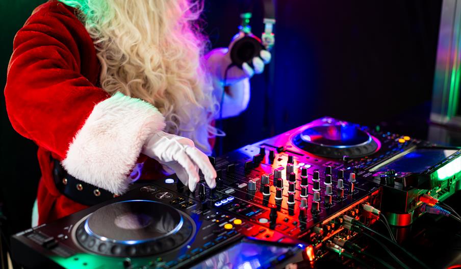80's VS 90's Christmas Party