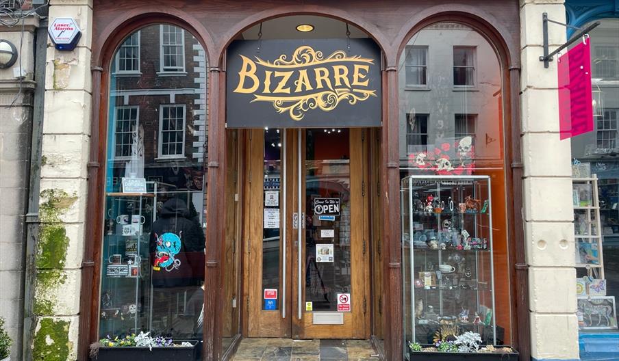 Bizarre Gloucester