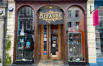 Bizarre Gloucester
