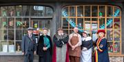 Folk Tour Guides